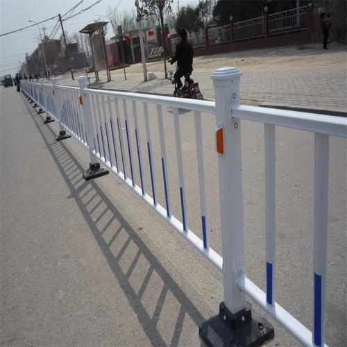 邦源京式护栏城市道路护栏城市交通设施护栏机非隔离护栏